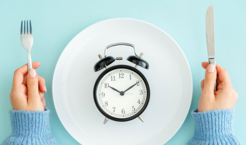 Intermittent Fasting Benefits, Risks aur Reality